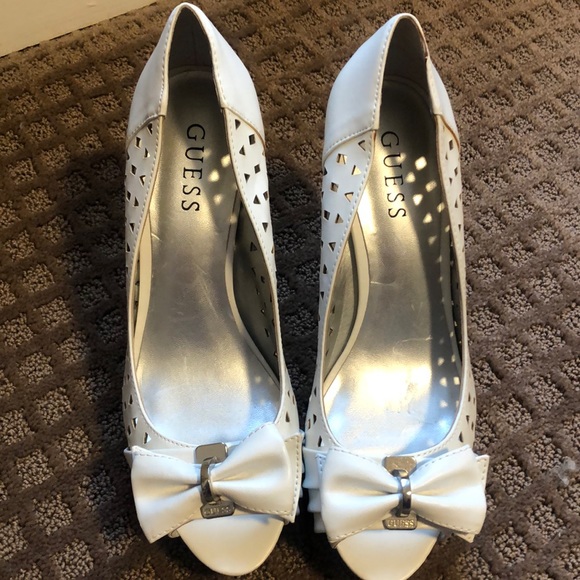 White Guess Open Toe Heel - Picture 2 of 4